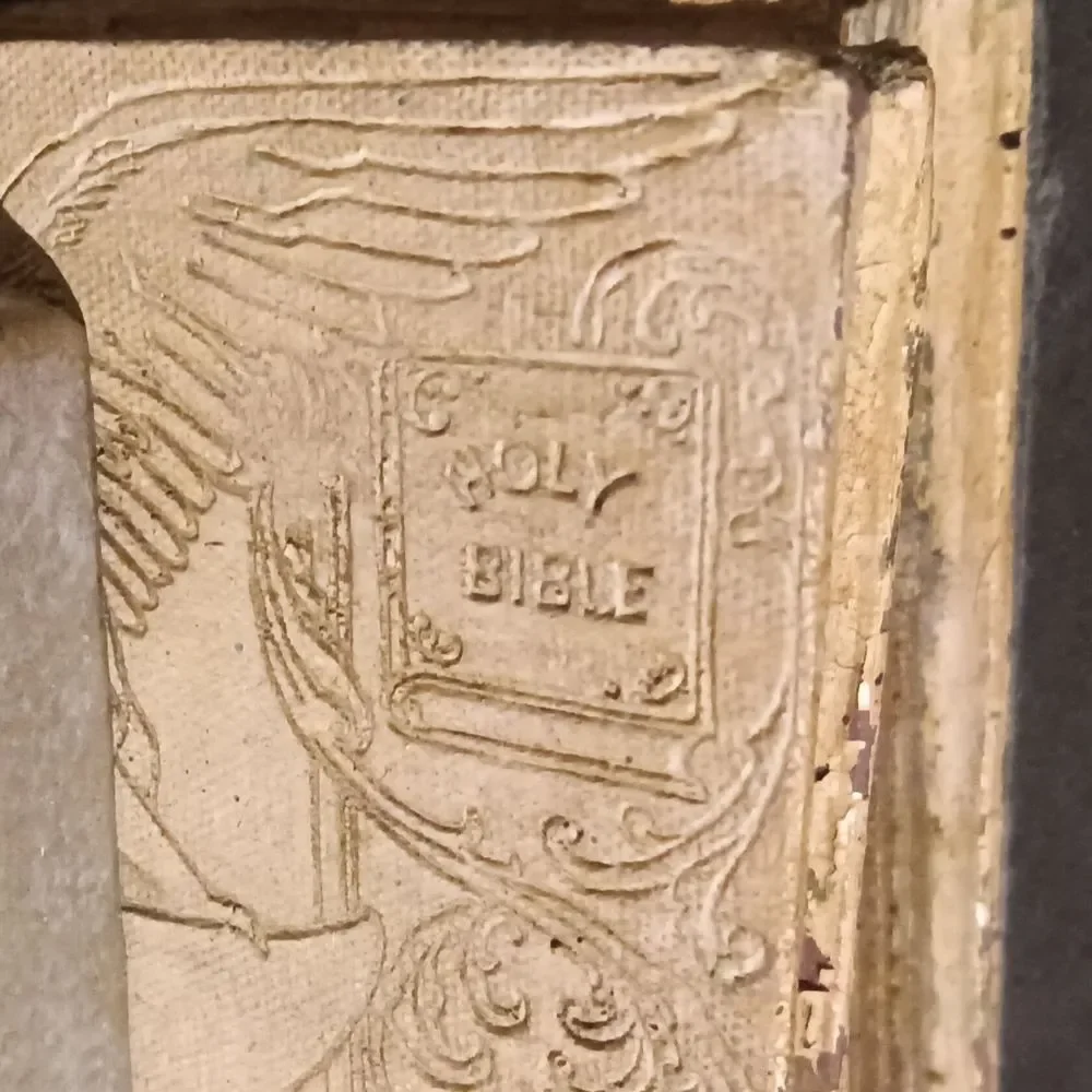 Sleeping Lion Sculpture on Books of Religion RARE & UNIQUE - Picture 7 of 17